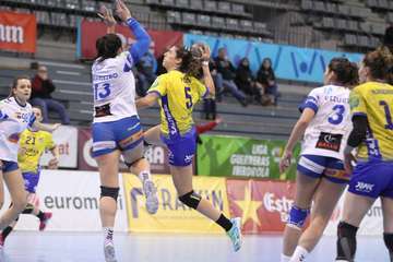 El Rocasa logra un meritorio empate en Granollers (26-26), pero cede el liderato al Bera Bera (Foto TA)